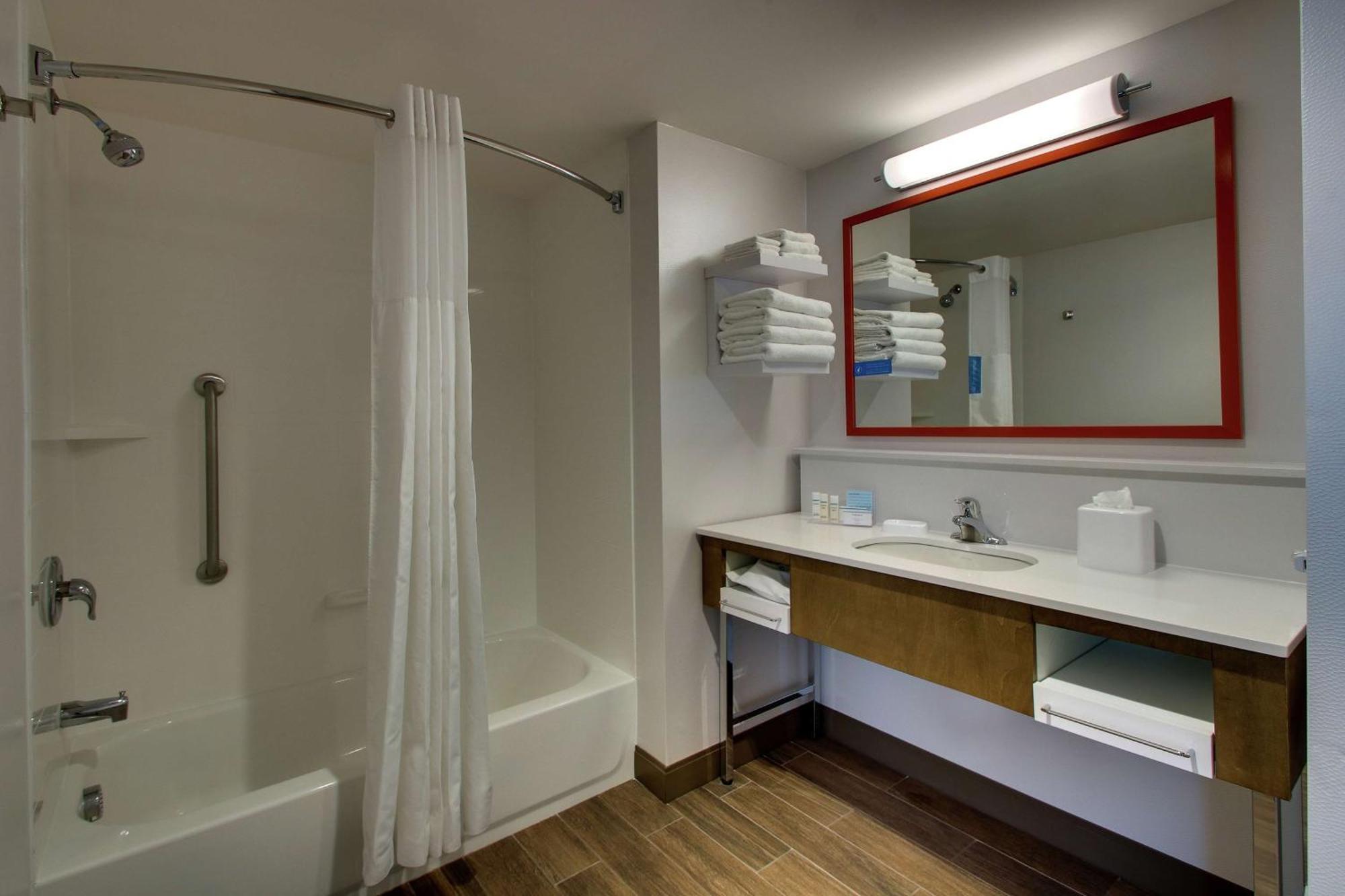 Hampton Inn & Suites By Hilton Southport Eksteriør billede