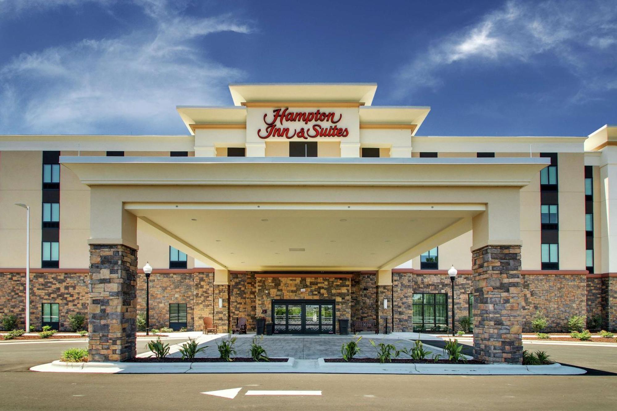 Hampton Inn & Suites By Hilton Southport Eksteriør billede